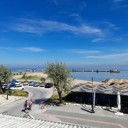 Isalos Apartments Studios Neoi Epivatai Bagian luar foto