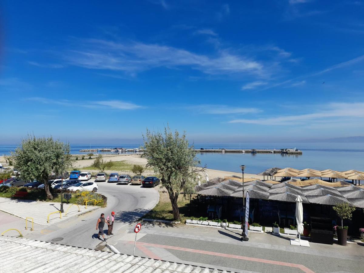 Isalos Apartments Studios Neoi Epivatai Bagian luar foto